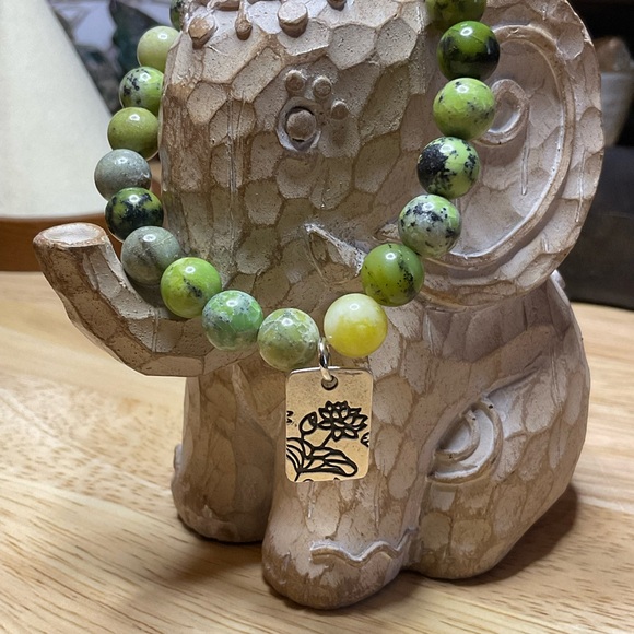 Australian Jade Chrysoprase (8 mm) with Silver Spacers and Charm - Picture 9 of 11